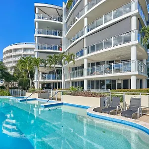 https://vision-apartments.cairnshotels4all.com