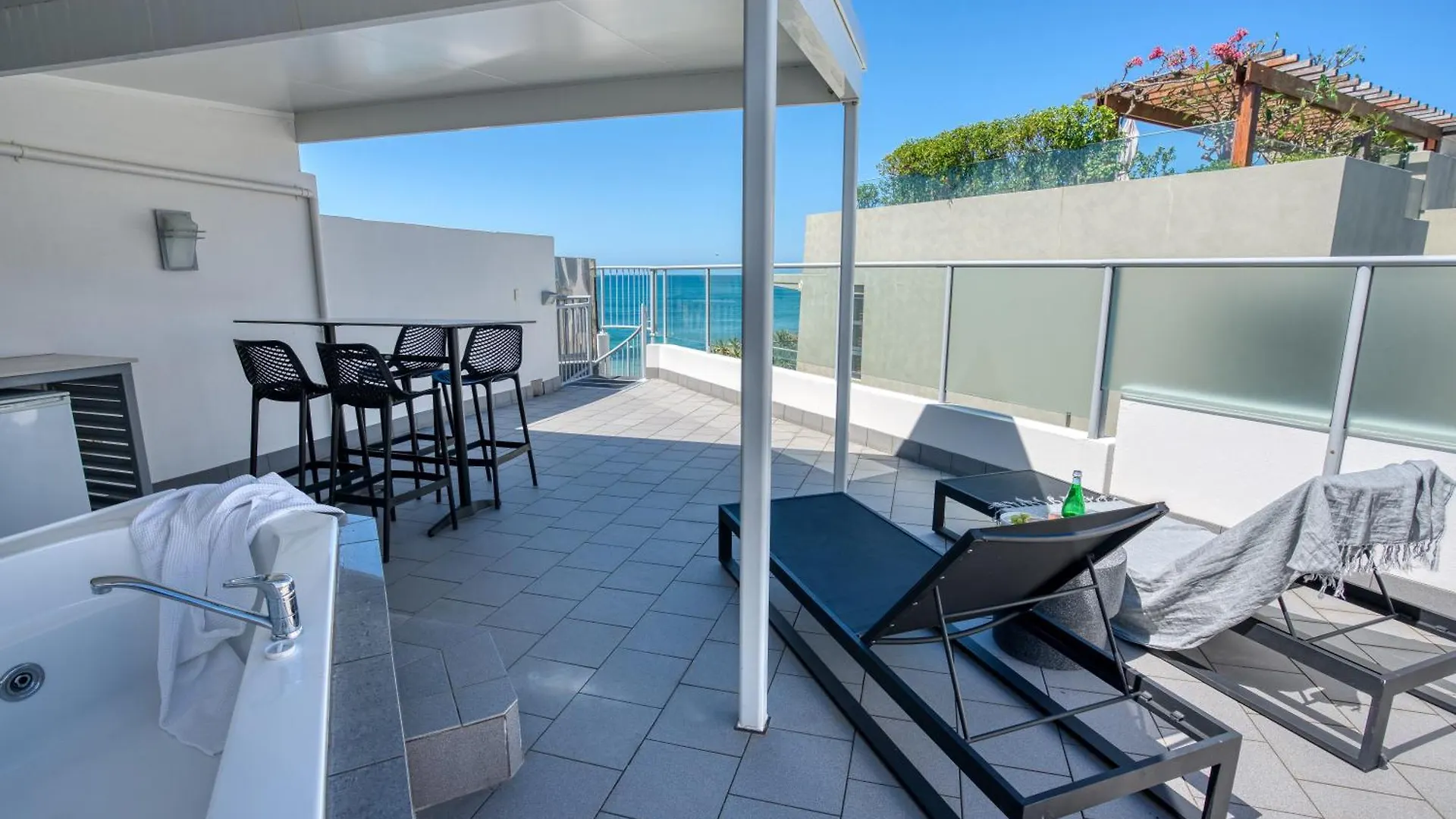 ****  On The Beach Noosa Resort Australien